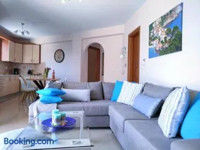 Blue Lagoon Luxury Apartment A3 - Image 2