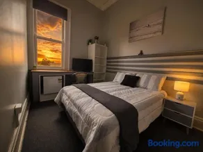 National Hotel Warwick - Image 2