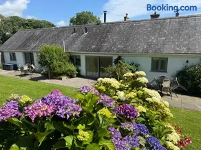 Gwyllt Cottages - Image 2