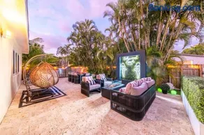 FIFA 2026 Base | 4BR Hollywood Villa | Jacuzzi + Game Room + BBQ | 12 min Hard Rock Stadium - Image 5