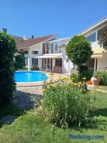 Vintage Luxurious house - Image 4