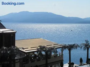 Kamelot Hotel - Image 1