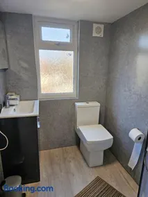 Apartment In Cheshunt - Image 4