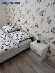 Napsugár Vendégház - Image 4
