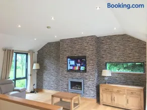 Holiday Home On Farnham Estate - Image 3