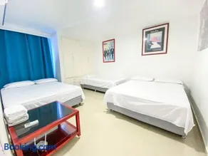 Moderno hospedaje privado con piscina - Image 3
