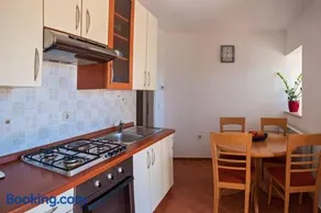Peaceful apartment with beautiful sea view - Image 4