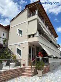 Amazing Familiar Apartments And Rooms - Image 2