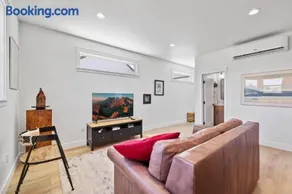 Modern Loft Private Golf Course Retreat - Image 1