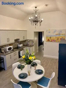 Charming 1 bed Georgian Apartment in Kildare - Image 3