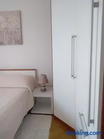 Apartment Sealight - Image 1