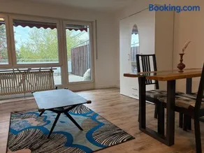 1 Single Big Room Apartment with Big Terrace, Kitchen, Sauna - Image 3