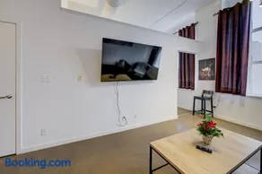 Entire 1 bedroom in the heart of KW downtown across Google - Image 4