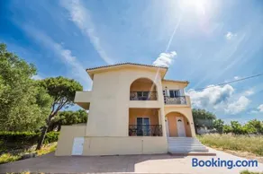 Country House in Agios Leon - Image 2