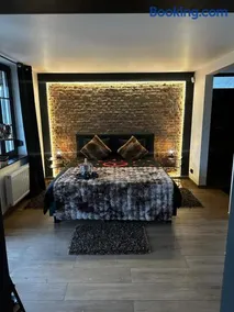 Suite Tino - Jacuzzi privé, cabine infrarouge & vue - Image 5