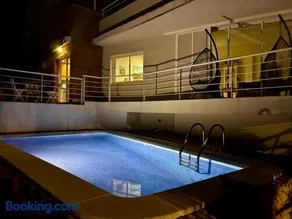 Villa mit Grill, Terrasse und privatem Pool | Meerblick - Image 2