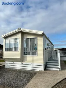 6 Berth Beautiful Caravan - Image 4
