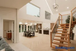 The Carter Bridge Estate - Sleeps 52 - Image 4