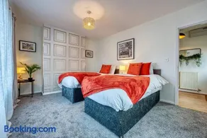 Dudley-5 beds-Contractors-parking-long stay! - Image 4