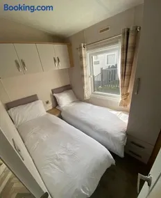 Westfield Lodge Retreat-Sleeps 6-Pet Friendly - Image 2
