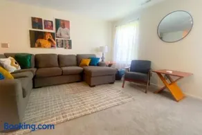 240 Overbrook NEW Franks funky and fashionable furnished home - Image 1