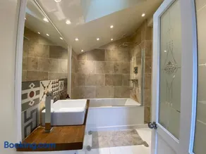 Clarendon House - Image 3