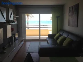 Apartamento Primera Linea de Mar, Cunit - Image 4