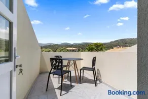 Miralis Apartments - 100m from the beach on foot - Image 2