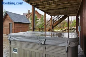 Mountain Estate Family Getaway - Image 3