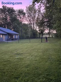 Quiet home near Lake Sullivan - Image 4