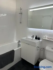 New apartment with panoramic view - Image 4