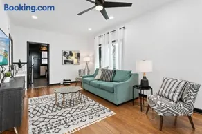 Pacific Cove 9 - Unique Pet-Friendly Bungalow - Image 2