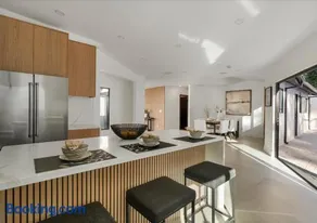 Freshly Built Near Universal Studios and Hollywood - Private Garage and Driveway Parking Near Sofi Stadium - Image 2
