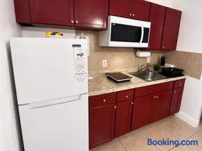 Miami Studio Free Parking & Private Entrance - Image 1