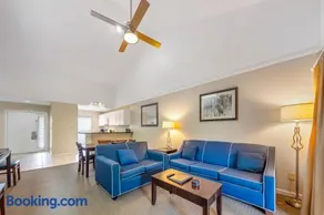 Family-Friendly Lake Condo with Jacuzzi & Resort Fun - Image 2