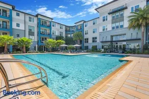 The modern Retreat Luxury Condo In St Pete near Downtown - Image 2