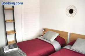 APARTAMENTO CÉNTRICO ESPACIOSO y CON GALERÍA ACRISTALADA - Image 3
