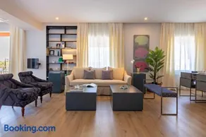 Plaza de España Deluxe Suites by Valcambre - Image 3