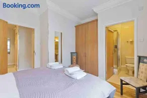 Luxury Two Bedroom Apt in Dublin - Image 2