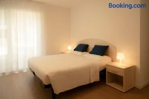 HOLIDAY APARTMENTS GIULIA - Blue - Image 1