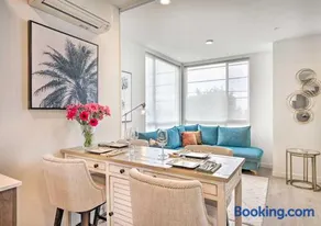 Stylish Townhome in Ballard - Image 2