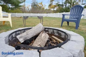 Near ConcertsDog-FriendlyFirepitFenced Yard - Image 1