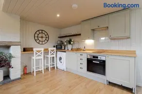 1 bed home in Eckington - Image 4
