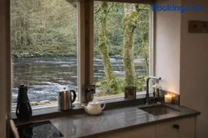 Romantic Luxury Hideaway, Aysgarth Falls - Image 2