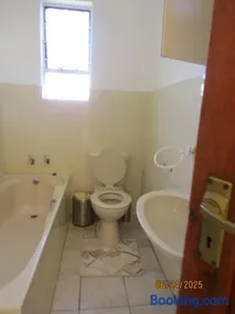 The PHOMOLONG GUEST HOUSE - Image 4