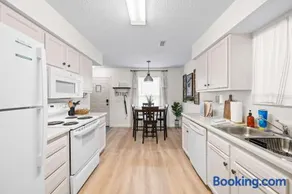 Near Ark Private Parking Patio 2 bed 1&half Bath - Image 3