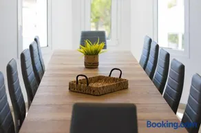 Starlight Luxury Villa Retreat - Image 2