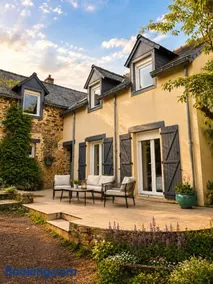 Maison entière - 8 personnes - Jardin - Parking privé -Proche Laval - Image 1