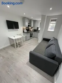 London Dagenham Apartments - Image 3