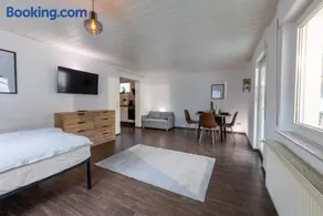 Pitlane-Apartment - Image 3